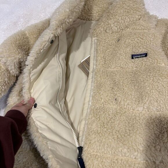 NWT Patagonia Recycled High Pile Fleece Down‎ Jacket Women Sz L In Beige - Picture 3 of 8